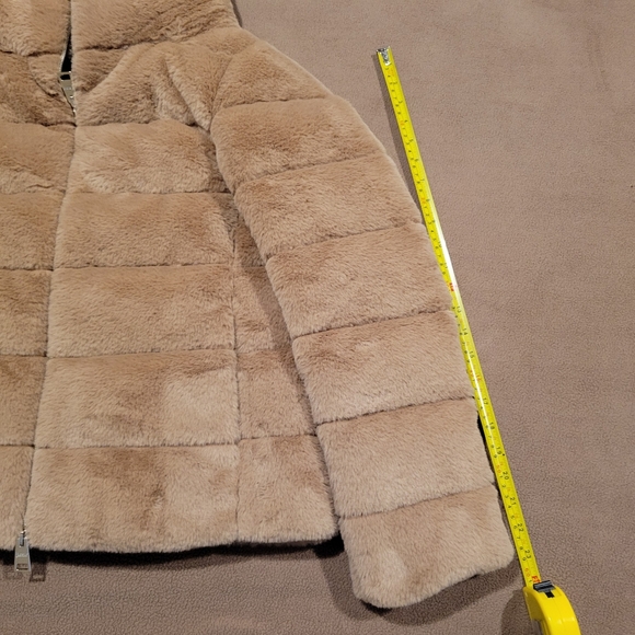 HERNO faux fur Teddy down jacket. Size 8,  Carmel color - Picture 2 of 7